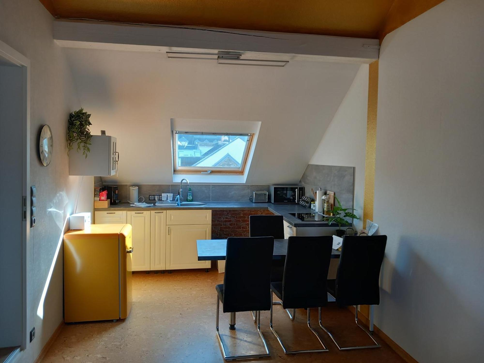 Ferienwohnung Im Roten Haus, Die Therme Ist Fusslaeufig In Wenigen Minuten Erreichbar Bad Ems Luaran gambar